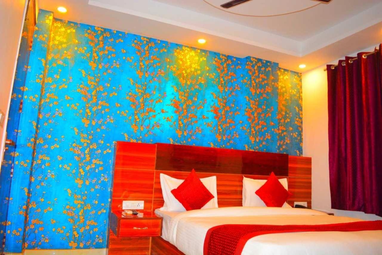 Hotel O Alpha Stay Nuova Delhi Esterno foto