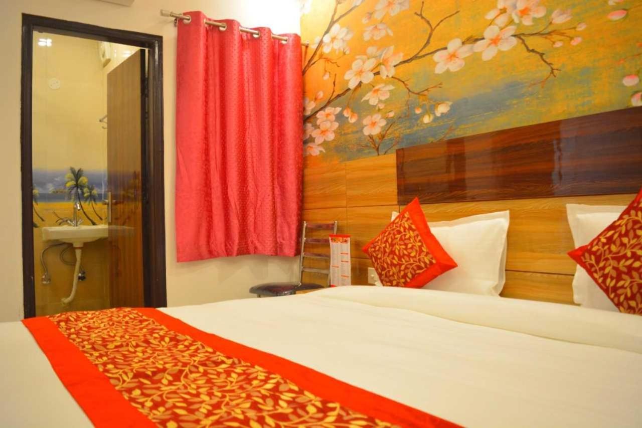 Hotel O Alpha Stay Nuova Delhi Esterno foto